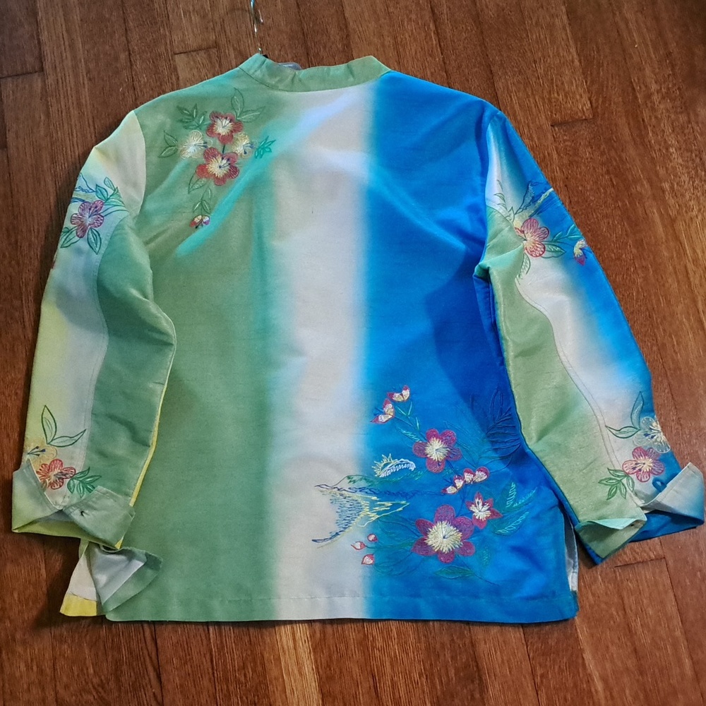 Ladies oriental style jacket XL.  Embrordered front and back with snap front.